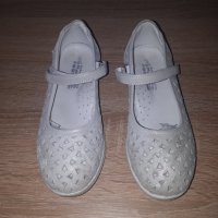 Обувки на дупки, снимка 2 - Детски обувки - 29775555