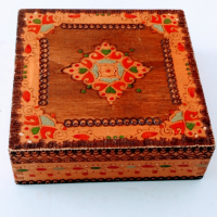 Стара дървена пирографирана кутия от Соца.16/16/5 см., снимка 3 - Други ценни предмети - 44682652
