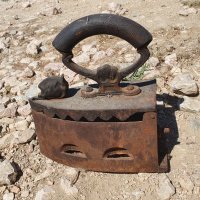 старинна ютия на въглища , снимка 1 - Антикварни и старинни предмети - 33764205