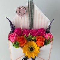 Аранжирани сапунени рози в кутии -8 март-Свети Валентин-подарък цветя, снимка 1 - Изкуствени цветя - 43989141