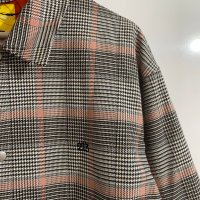 Марково стилно модерно ватирано яке с джобове, капси и топла мека подплата в актуален десен каре, снимка 3 - Якета - 35023008