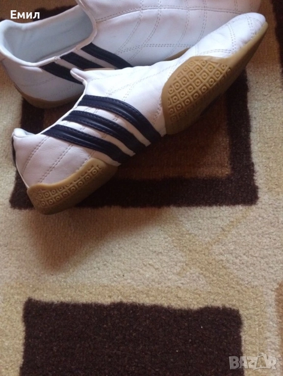 Продавам Адидас маратонки оригинални,носени 1-2 пъти и то само в зала-номер 38 и половина,стелка 24 , снимка 1