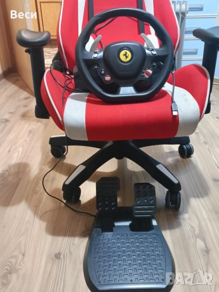 Продават се педал и кормило съвместими с плейстейшън 4, снимка 1