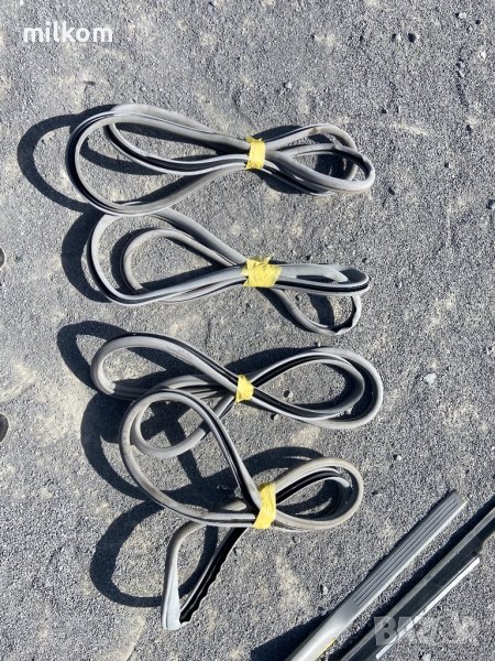 W203 сиви / бежови уплътнения и мокети ц класа 203 мерцедес , снимка 1