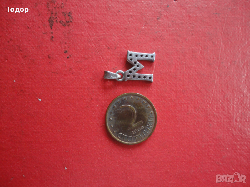 Сребърна висулка медальон с камъни 925  буква М, снимка 1
