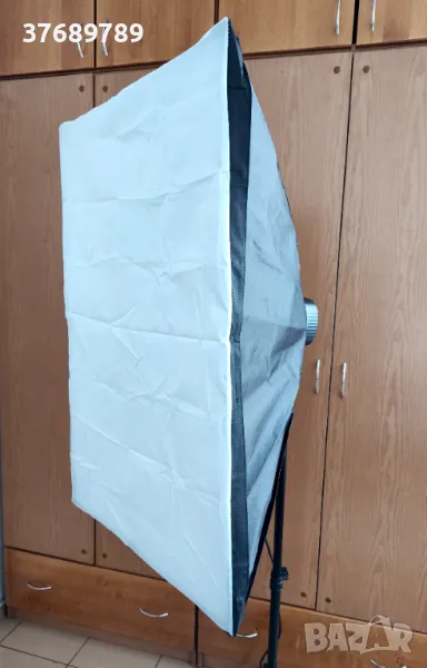 Продавам постоянно осветление - два софтбокса и три фотолампи., снимка 1