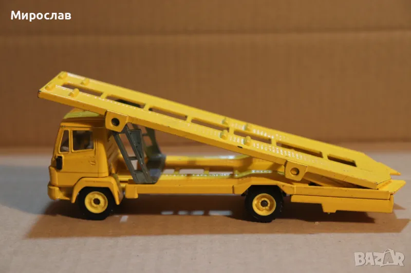 SIKU 1:55 ?? MERCEDES BENZ АВТОВОЗ КОЛИЧКА МОДЕЛ КАМИОН, снимка 1