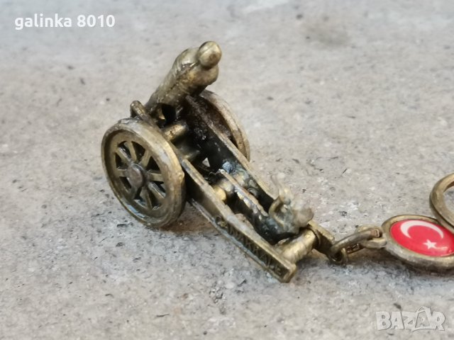 Стар метален ключодържател, снимка 3 - Антикварни и старинни предмети - 44444779