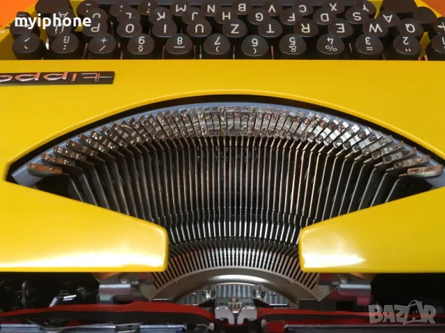 Пишеща Машина TRIUMPH TIPPA обслужена Латиница Qwertz Топ Състояние, снимка 7 - Антикварни и старинни предмети - 48232266