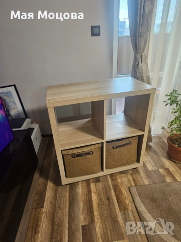 Предлагам ИКЕА етажерка за книги като нова, снимка 2 - Етажерки - 53098162