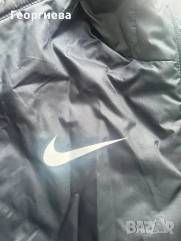 Дамско зимно яке Nike, снимка 4 - Якета - 55981316