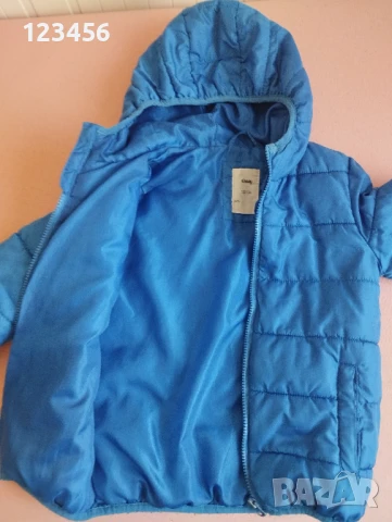 Детско яке Sinsay 122 размер средно дебела вата, снимка 2 - Детски якета и елеци - 50639227