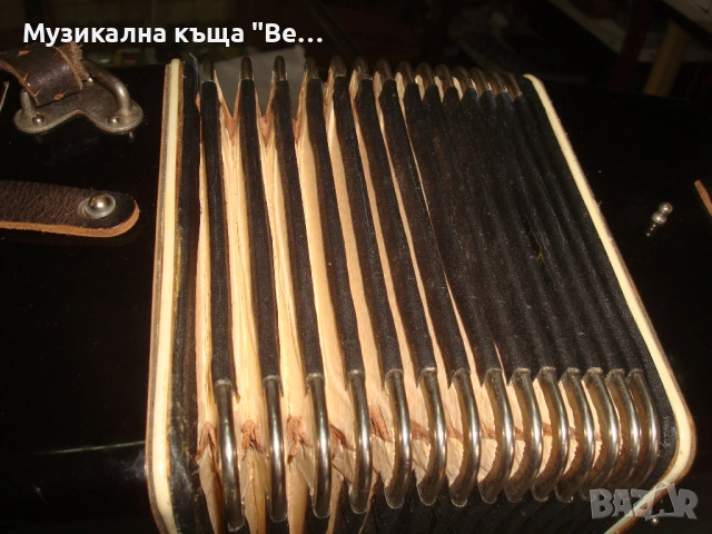 Акордеон Велтмайстер 12 баса, снимка 6 - Акордеони - 52197530