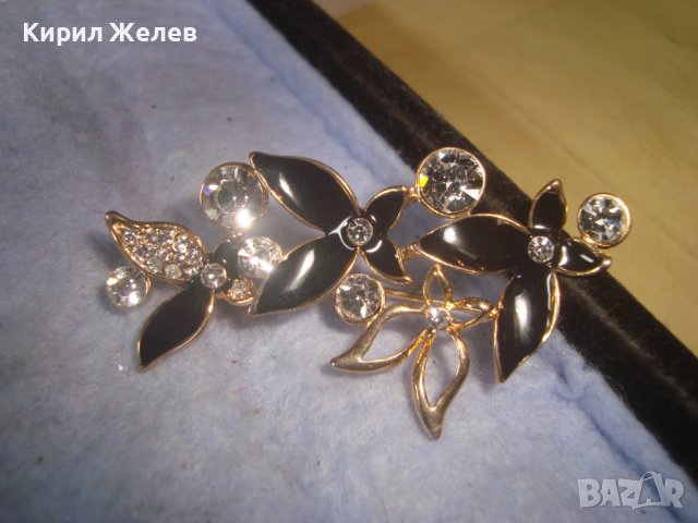 ПОЗЛАТЕНА ЕМАЙЛИРАНА ФЛОРАЛНА АЖУРНА КРИСТАЛНА АРТ БРОШКА 11899, снимка 9 - Други - 37785409