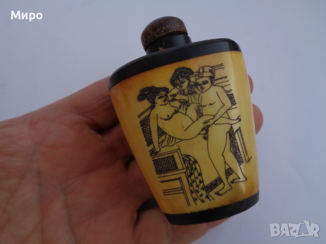 МАЛКО ШИШЕ ЗА ПАРФЮМ С ЕРОТИЧНИ СЦЕНИ ЕРОТИКА 18+, снимка 4 - Антикварни и старинни предмети - 44631328