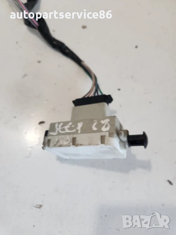 Бутон на стоп светлини за Jeep Cherokee KJ 2.8 CRD (2008) 56045043AG, снимка 3 - Части - 53380538