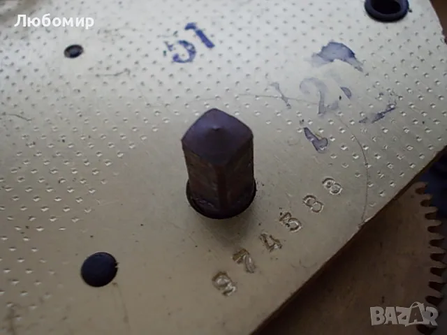 Стар настолен часовник Весна, снимка 9 - Антикварни и старинни предмети - 50372195