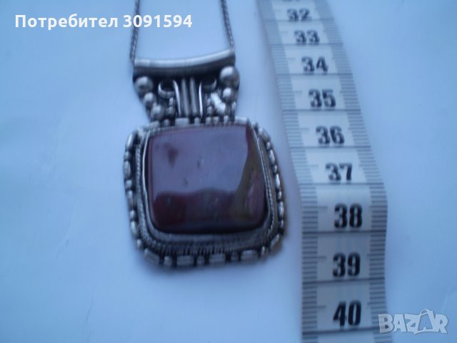Винтидж медальон бял  метал с ахат, снимка 1 - Антикварни и старинни предмети - 34895299