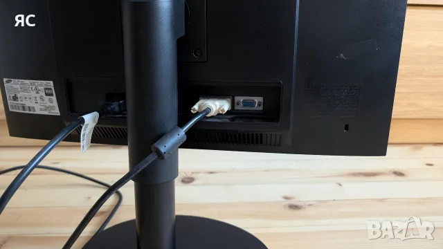 Монитор Samsung SyncMaster B2240 22" – запазен монитор, с кабели, без мъртви пиксели , снимка 3 - Монитори - 55971182