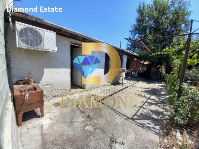 Двуетажна вила в село Средец, общ. Опан, снимка 5 - Вили - 51247572