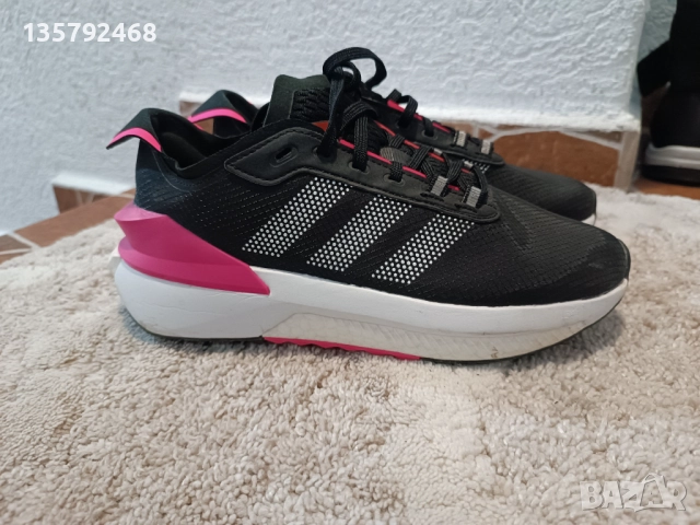 Дамски маратонки adidas AVRYN, снимка 4 - Маратонки - 52850197