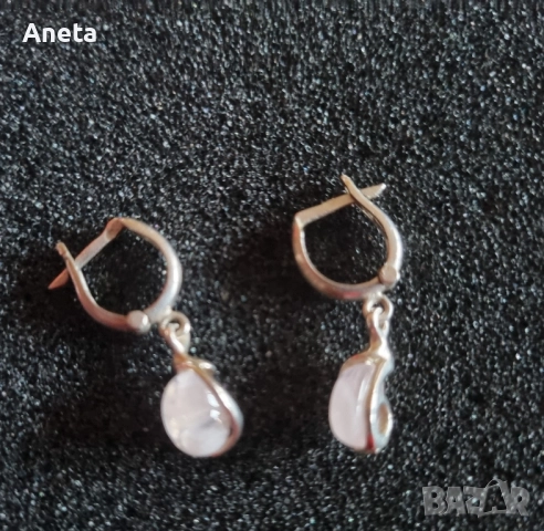 Нежни малки обеци с малки камъни розов кварц и сапфир