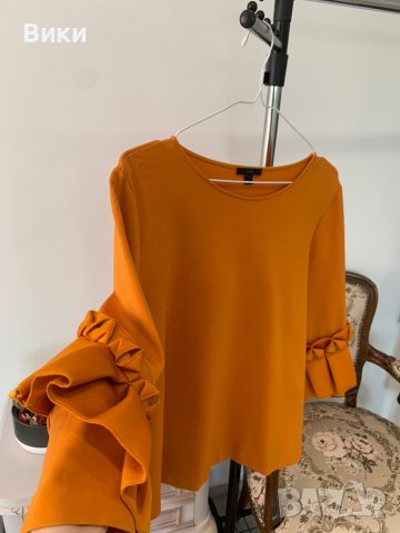 Блуза в размер М, снимка 4 - Блузи с дълъг ръкав и пуловери - 44424031