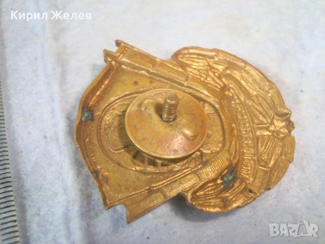 За УДАРЕН ТРУД Стара ЕМАЙЛИРАНА БРОНЗОВА с ПОЗЛАТА РЯДКА СОЦ НРБ ЗНАЧКА на ВИНТ ДИП КОМУНА 16841, снимка 5 - Колекции - 38465682