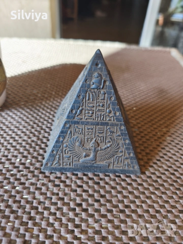 Статуетка Египетска пирамида, снимка 3 - Антикварни и старинни предмети - 52594447