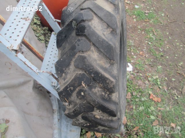 Гума 10,5/80-18, снимка 2 - Гуми и джанти - 31018082