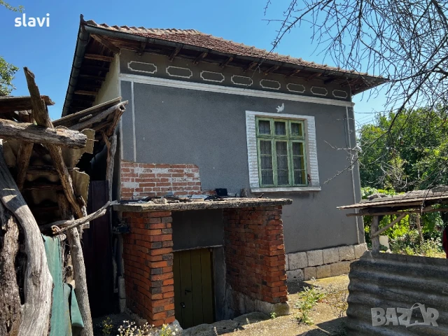 Продавам дворно място с къща и кладенец, снимка 3 - Парцели - 51336974