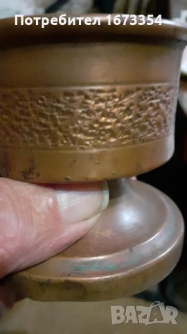 Меден свещник