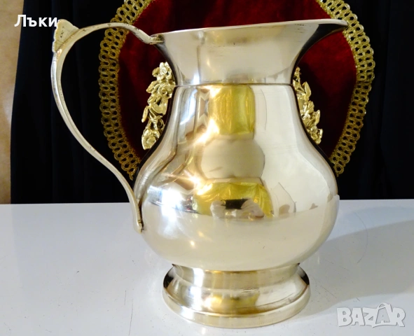 Масивна бронзова кана за вино 1.2 л. 