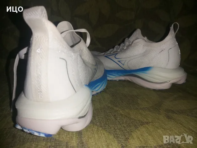 Дамски маратонки Mezuno Wave neo wind, снимка 13 - Маратонки - 47397760