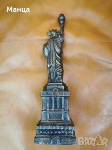 КЕРАМИЧНА ФИГУРА НА СТАТУЯТА НА СВОБОДАТА, снимка 4 - Антикварни и старинни предмети - 36543540