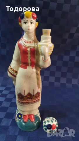 Порцеланов декантер -Украинка, снимка 4 - Антикварни и старинни предмети - 54006713