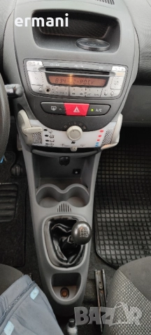 тойота айго 2011г, снимка 8 - Автомобили и джипове - 52284105