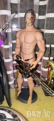 Екшън фигура на Арнолд Terminator800,30 см Battle Demage 