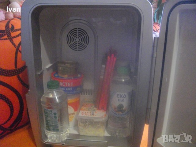 Немски Мини Хладилник-Голям-16л-Работи На 220 Волта и на 12 Волта в Автомобил-Студено/Топло-220V/12V, снимка 7 - Хладилници - 42715800