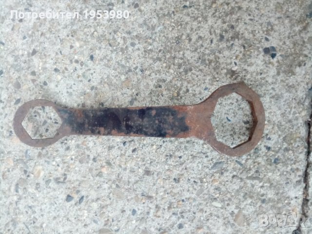 Стар ключ за каруца, снимка 1