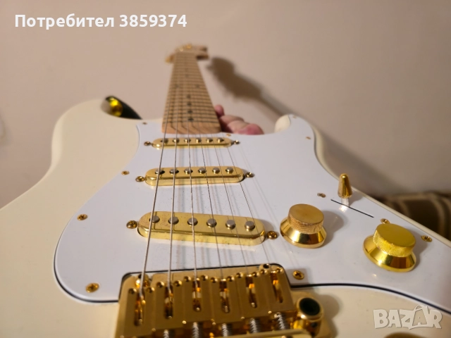 Електрическа китара Custom Squier Affinity Stratocaster, снимка 9 - Китари - 52202893