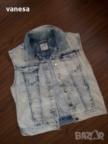 Страхотен дънкен елек-С/М размер, снимка 4 - Елеци - 29410308