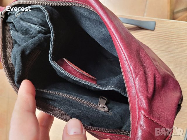 Малка чанта в бордо с регулираща дръжка, снимка 12 - Чанти - 39904466