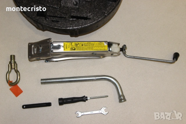 Комплект крик Audi A3 8L (1996-2003г.) кука за теглене ключ за гуми 8L0011031C, снимка 3 - Аксесоари и консумативи - 54142348