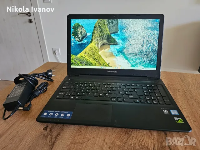 Лаптоп Erazer P6661 15.6" Intel i5 6200U 2.80Ghz |16GB RAM|GTX 950M 4GB |SSD + 1TB HDD| 3ч. Батерия 