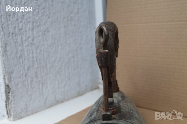 Стара бронзова ютия, снимка 7 - Антикварни и старинни предмети - 44338275