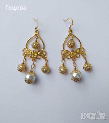 Прелестно нежни висящи обеци в стил Рококо с кристални перли и орнаментирана основа в цвят злато, снимка 10 - Обеци - 29750103
