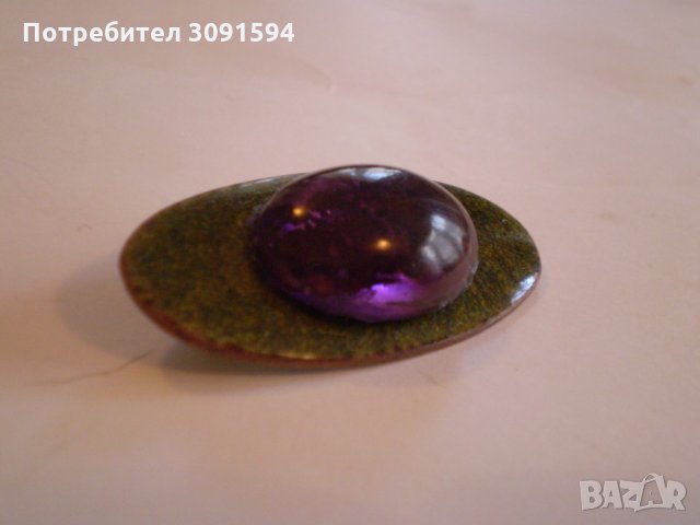 Брошка елипсовидна зелена с лилава декорация, снимка 5