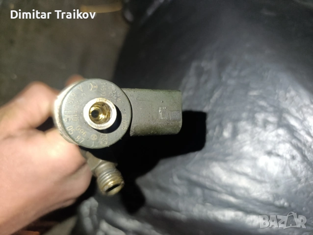 Продавам 5 броя дюзи за Mercedes ML 270 CDI (W163) 2.7 дизел (OM612).