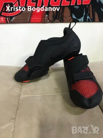 Дамски обувки за колоездене ,,Nike” номер 39, снимка 2 - Маратонки - 48981167